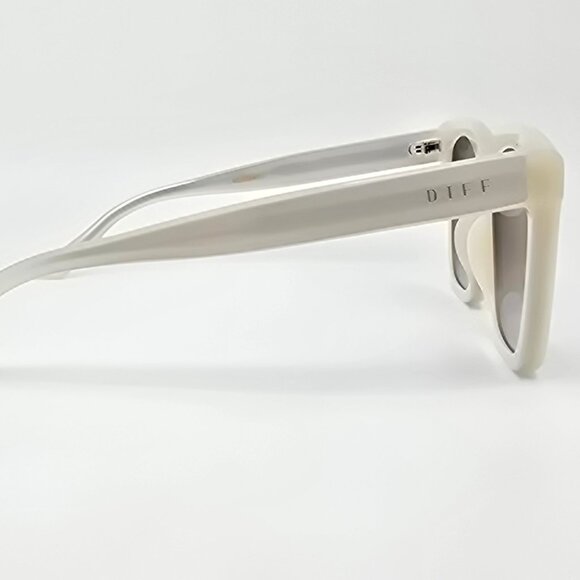 Diff Eyewear Meredith Snowbound Frame Grey Gradient Lens Sunglasses w/ Case 54mm main image 11